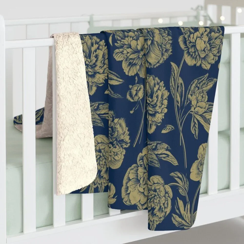 NWT Porter Anna- Navy & Gold Sherpa Blanket in Peony